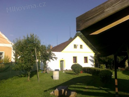 Bývalý statek rekonstruovaný na chalupu