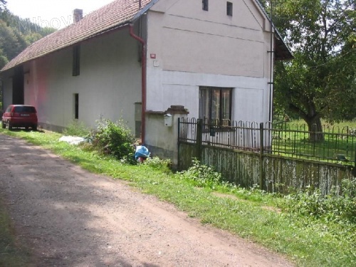 Venkovské stavení 2+1 s obrovskou zahradou k pronájmu