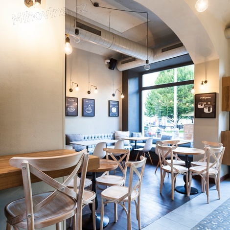 Cukrářka klasických dezertů